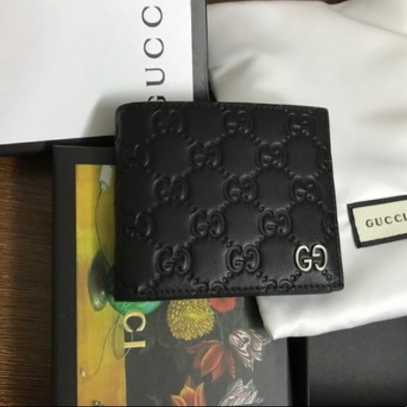 Black Gucci Signature leather with black leather details